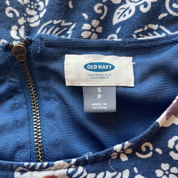 Old Navy Blue Floral Print Summer Dress - Picture 4 of 7